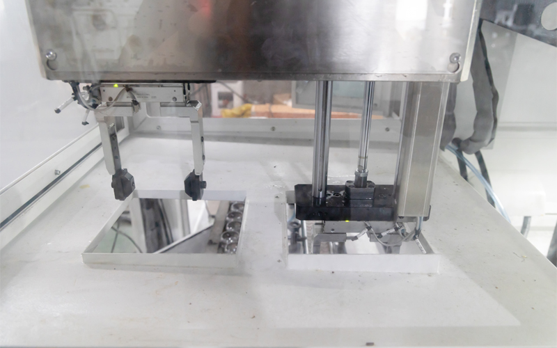 In-machine-material-exchange