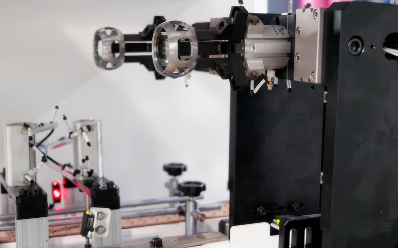 cage-turning-machine